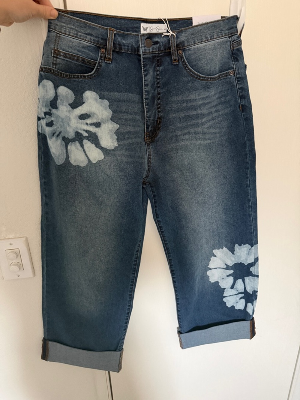 Jessica Simpson Blue Floral Bleach-Detail Cropped Jeans